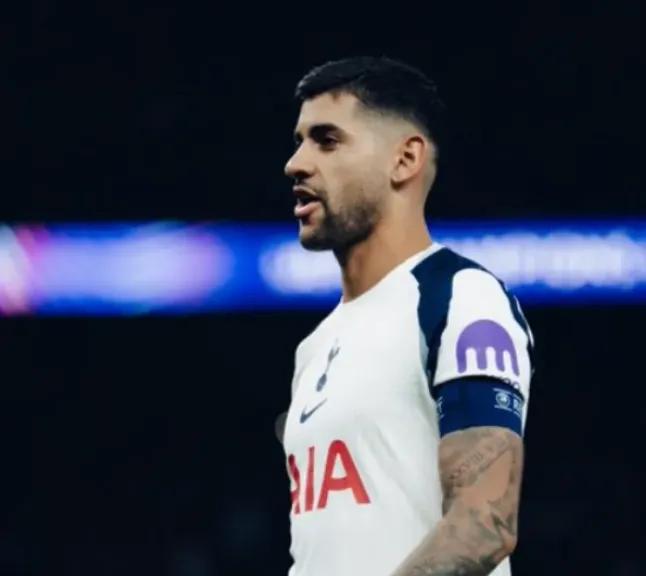 الاتحاد الإنجليزي يوجّه تهمة رسمية لكريستيان روميرو بعد مباراة ليفربول