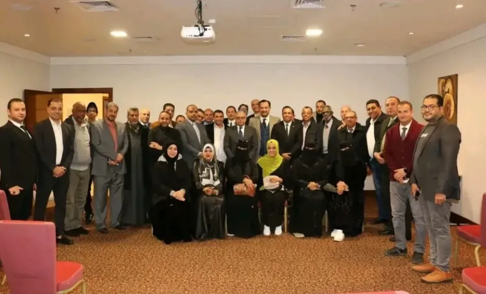 سفير مصر لدى السعودية يلتقي المواطنين المقيمين في القصيم | صور