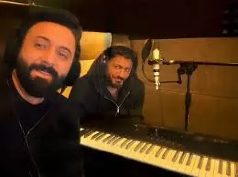 بعد تعافيه، تامر حسني في الاستديو لتسجيل أغانٍ جديدة