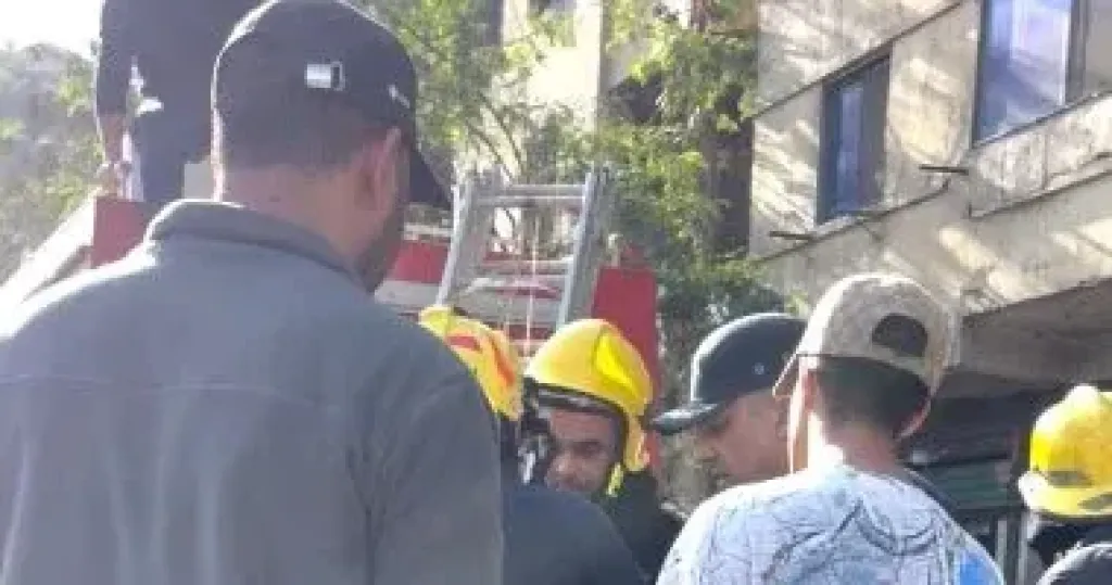 استخراج 3 جثث من أسفل ركام عقار إمبابة المنهار