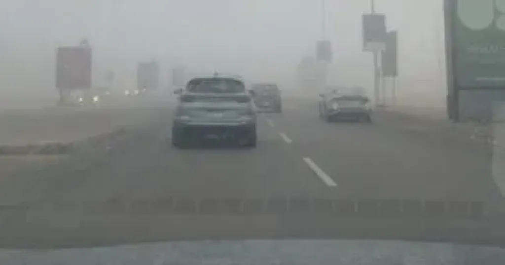 تحذيرات من شبورة مائية كثيفة على طرق القاهرة الكبرى وشمال الصعيد