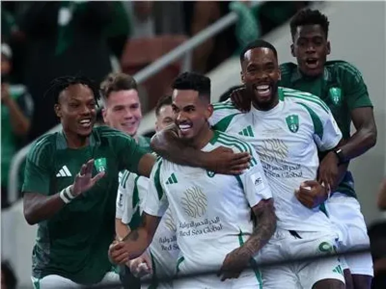 أهلي جدة في مهمة صعبة أمام الفتح بالدوري السعودي