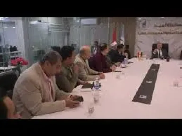 محافظ أسيوط يترأس غرفة الطوارئ لرصد سير انتخابات النواب بجولة الإعادة