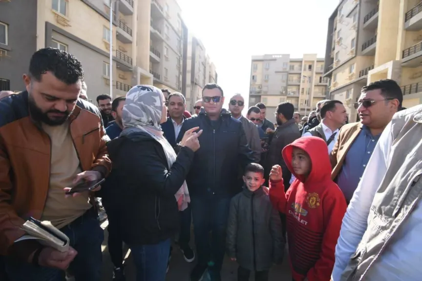 وزير الإسكان يتفقد مشروع ”سكن مصر ” بأرض المعارض بالقاهرة الجديدة