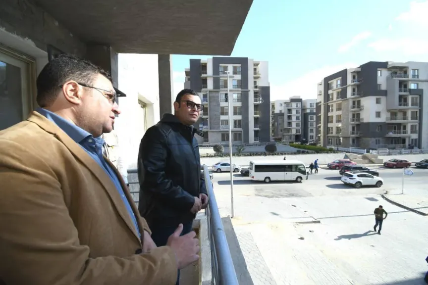 وزير الإسكان يتفقد مشروعات ”جنة” و ”ديارنا” و”دار مصر” بالقاهرة الجديدة