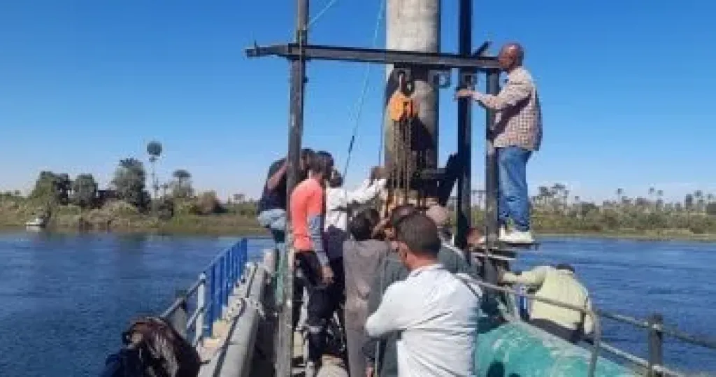 رئيس مدينة الطود بالأقصر يتابع صيانة عطل في مأخذ السحب بمحطة مياه الشرب