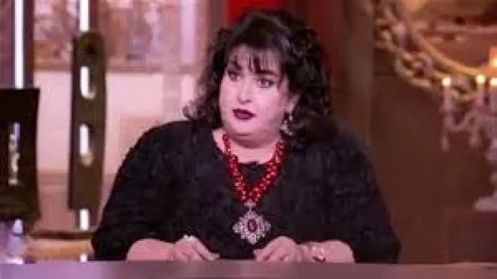 اختفاء ترامب ورحيل وزراء مدبولي وصدمة للزمالك، خبيرة التاروت بسنت يوسف تكشف توقعاتها لعام 2026