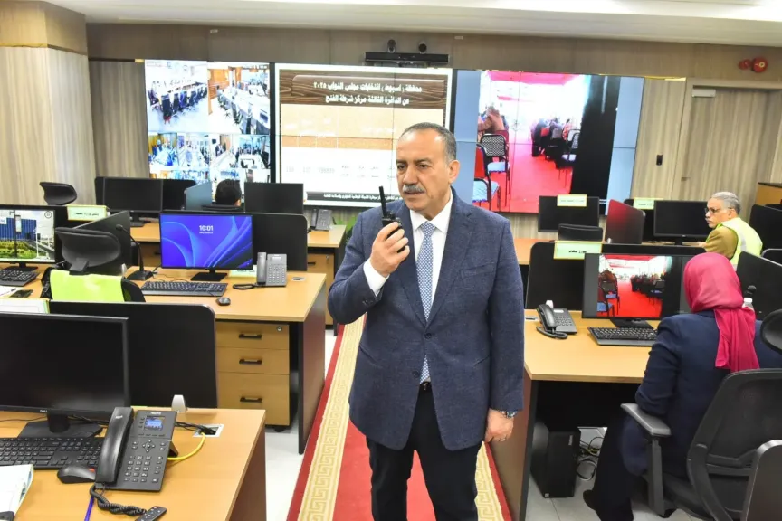 محافظ أسيوط يترأس غرفة العمليات المركزية بمركز السيطرة لمتابعة اللجان الانتخابية