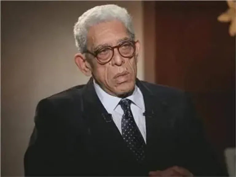 مراد مكرم ينعى المخرج داوود عبد السيد: ورقة أخرى تسقط من شجرة المبدعين