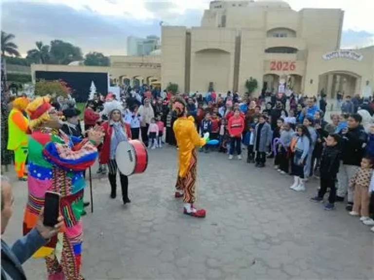 السيرك القومي و الليلة الكبيرة يبهجان جمهور كريسماس بالعربي