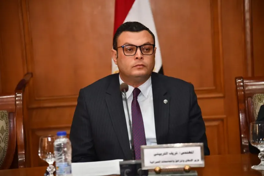أمام الشيوخ.. وزير الإسكان: «منصة مصر العقارية» الذراع الرقمي لتنظيم السوق وترويج الوحدات السكنية