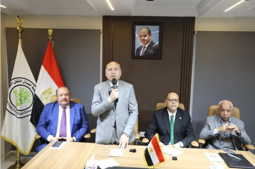 وزير العمل ومحافظ القاهرة  يفتتحان المقر الجديد للنقابة العامة للعاملين بالنقل البرى بمدينة نصر
