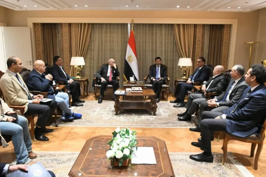 وزير الشباب والرياضة يلتقي اتحاد رفع الأثقال لمناقشة خطة تطوير المنتخبات القومية