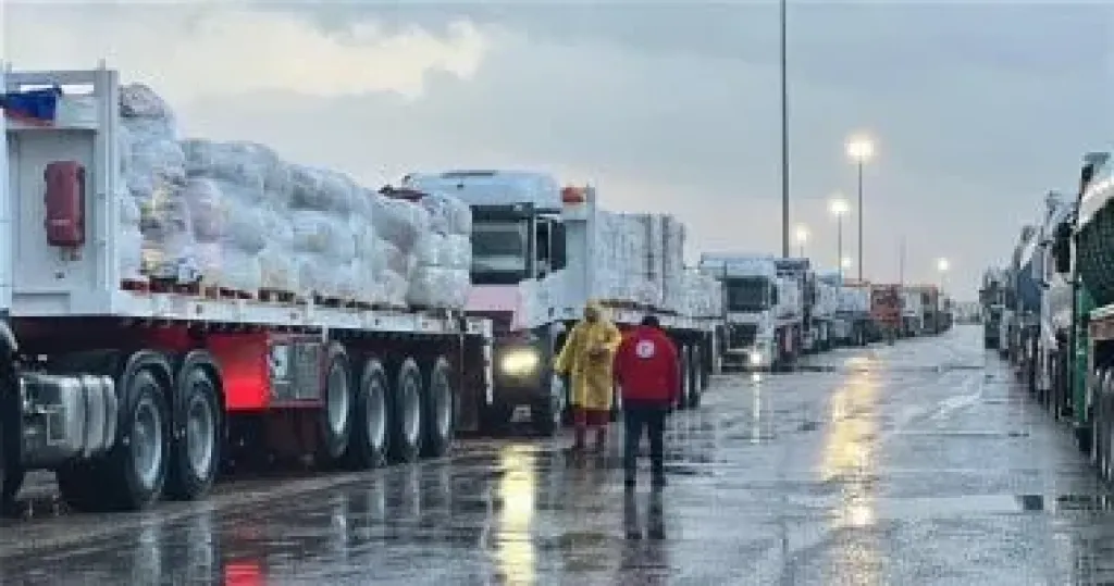 مد غزة بـ7400 طن مساعدات و42 ألف بطانية ضمن قافلة زاد العزة الـ103
