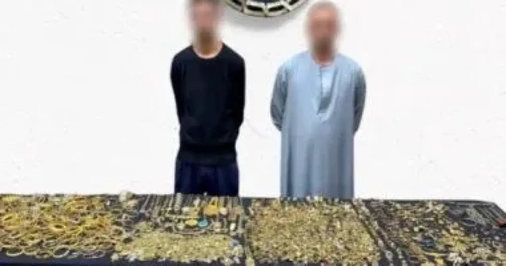 سقوط عاطل سرق محل مشغولات ذهبية بعد كسر سقف المحل