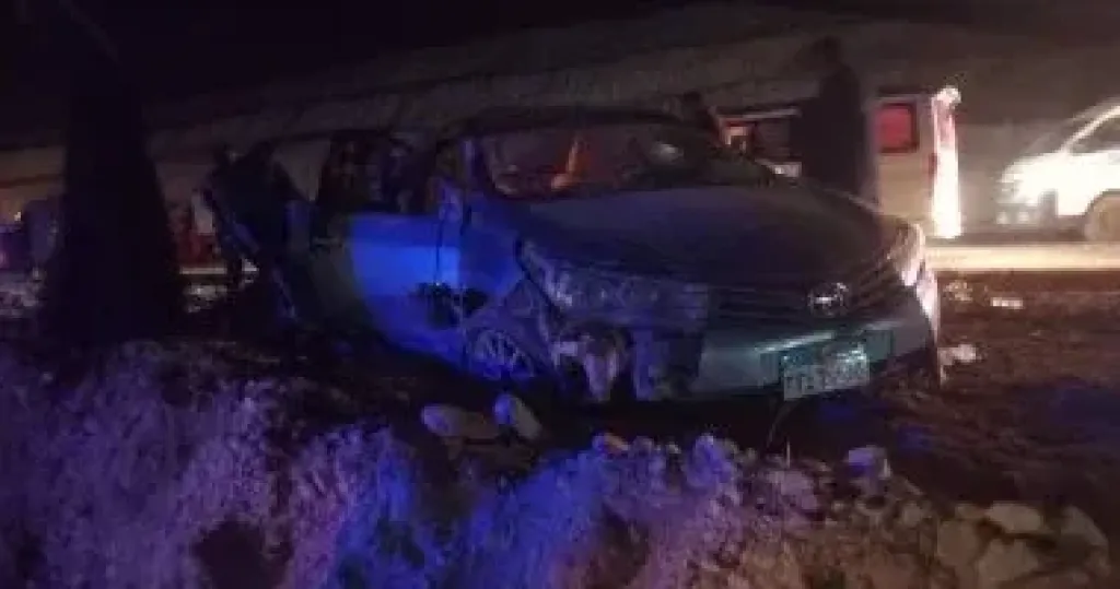 الأمن يعاين سيارة مستشارة لقيت مصرعها فى حادث طريق أثناء عودتها من الانتخابات