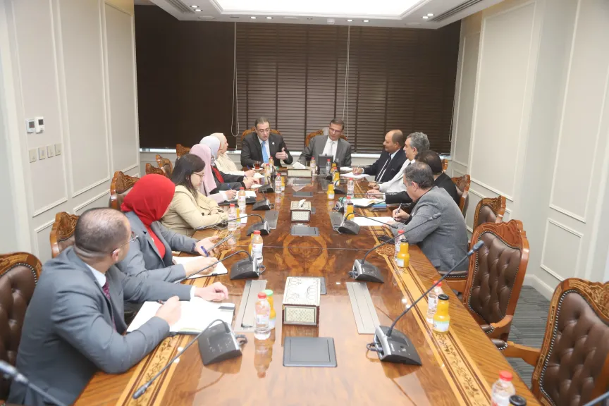 وزير الزراعة ورئيس ”التنظيم والإدارة” يتفقان على التعاقد مع أكثر من 4500 طبيب بيطري