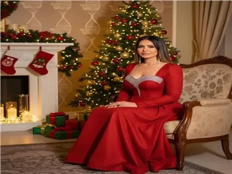 بإطلالة أنيقة.. إيناس عز الدين تخطف الأنظار في احتفالات «الكريسماس»