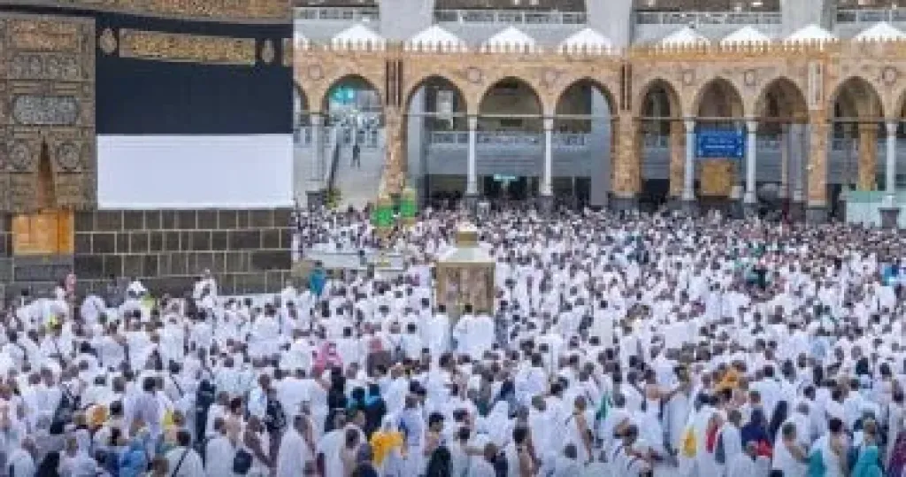 لرفع كفاءة خدمات ضيوف الرحمن.. تدريب 320 مراقبا ميدانيا ضمن مبادرة رافد الحرمين