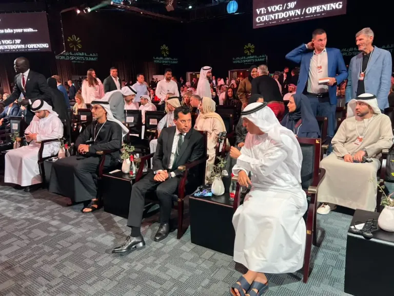 وزير الشباب والرياضة يشارك في فعاليات القمة العالمية للرياضة بدبي|صور