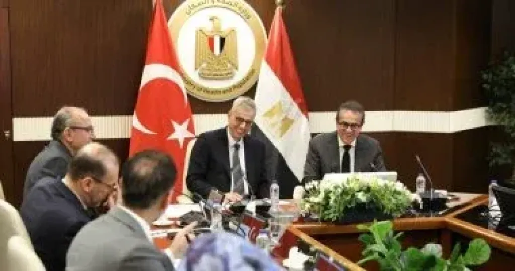 خالد عبدالغفار: تعاون مصرى تركى لدعم الاستثمارات الصحية وتوطين الصناعات الدوائية
