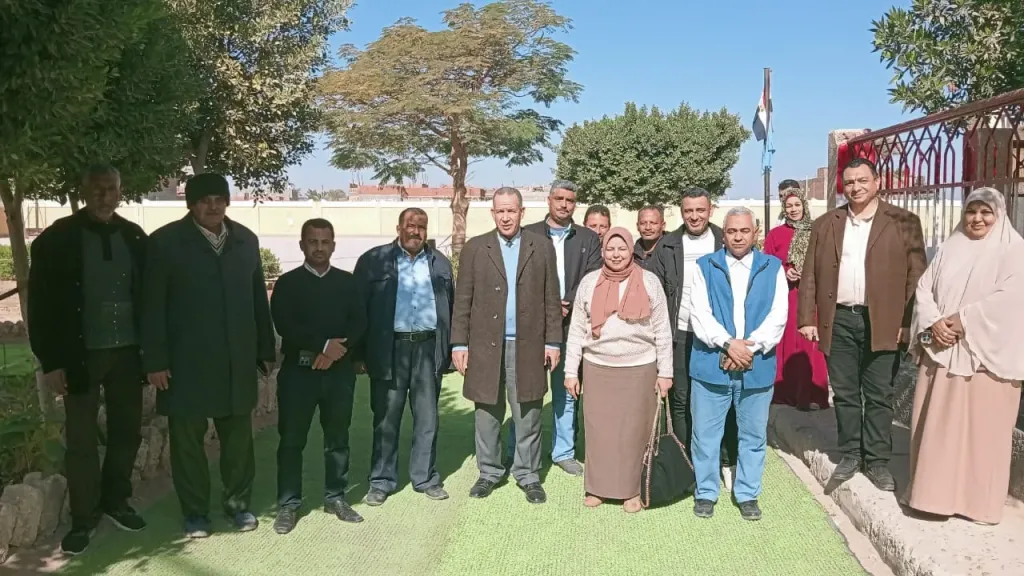 مدير تعليم أسيوط يتفقد سير الدراسة ب6 مدارس بقرى