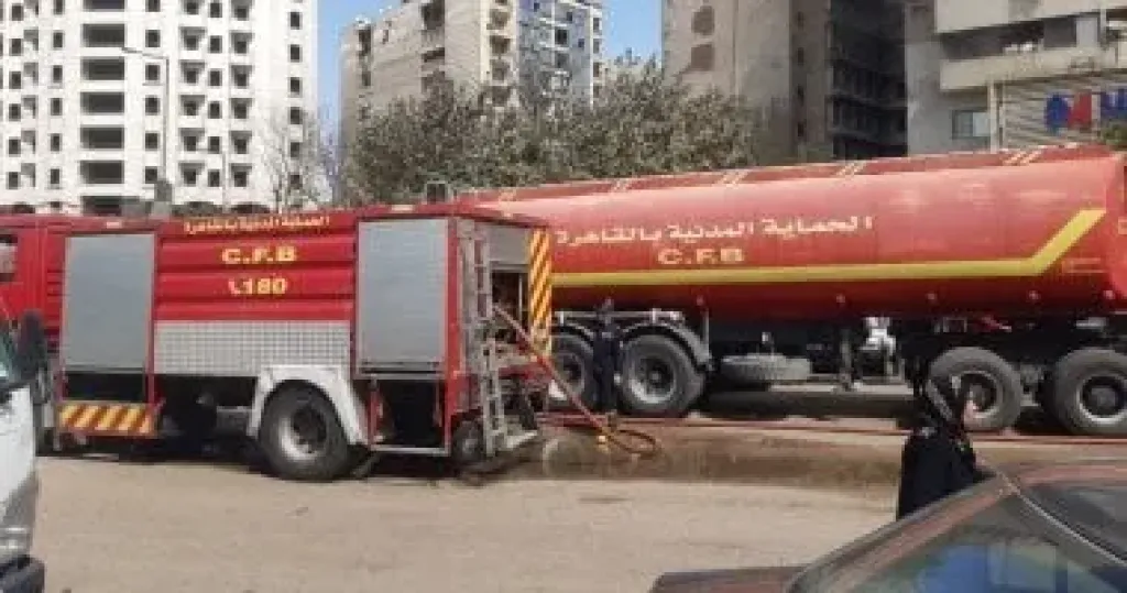 السيطرة على حريق داخل محل فى العجوزة