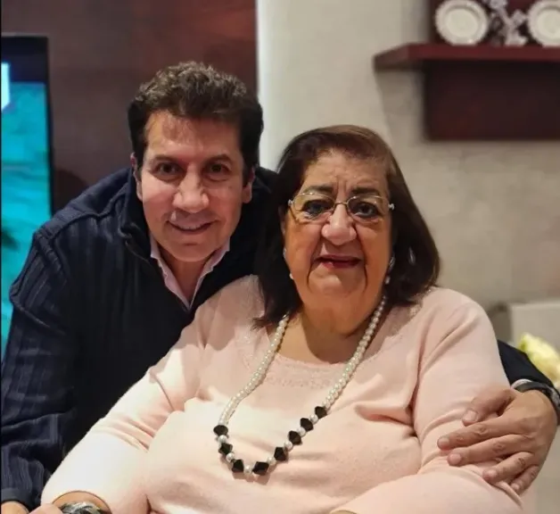 نقابة المهن التمثيلية تنعى والدة الفنان هاني رمزي