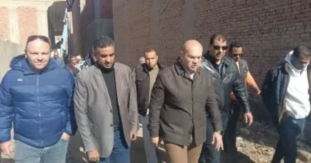 نائب محافظ الجيزة يتفقد أعمال تطوير وتوسعة طريق الحفرية