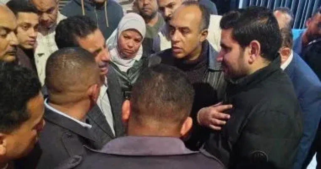 نائب محافظ المنيا يزور مصابي حادث الطريق الصحراوي