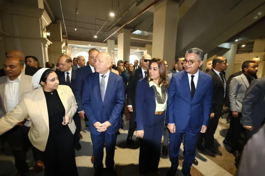 وزيرا التموين والتنمية المحلية يفتتحان سوق مستلزمات الأسرة والسلع بالسبتية