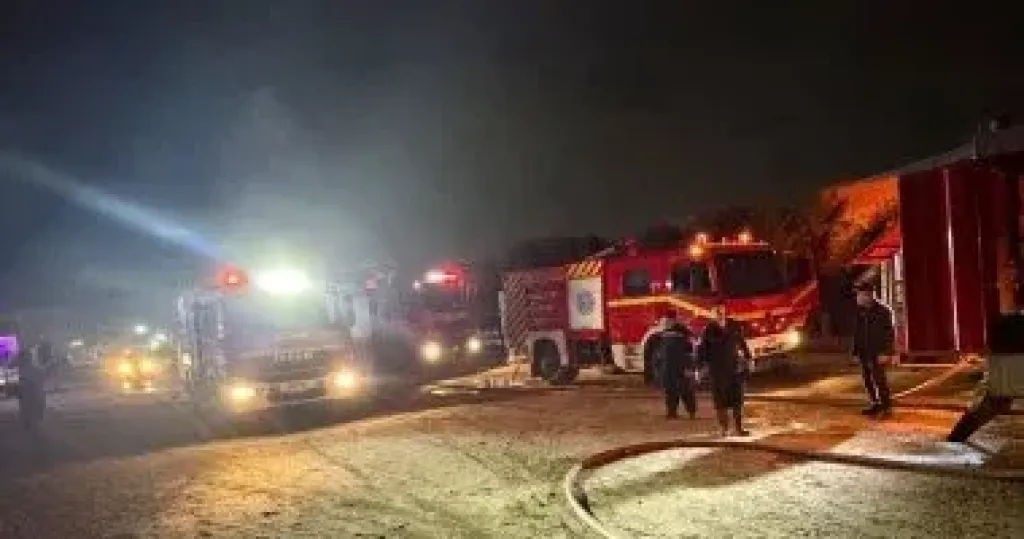 السيطرة على حريق مخزن قطع غيار سيارات فى القطامية دون إصابات