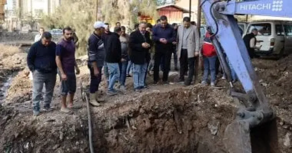رئيس مياه الغربية يتفقد إحلال وتجديد خط مياه رئيسى بالمحلة عمره 101 عام