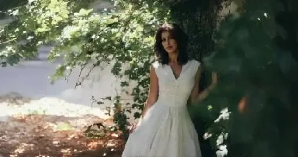 عفراء سلطان مطربة عراق آيدول تطرح أغنية جديدة بعنوان النجوم أقرب