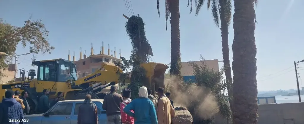 محافظ أسيوط: تنفيذ حملة نظافة مكبرة بقرية الواسطى بمركز الفتح لتحسين البيئة