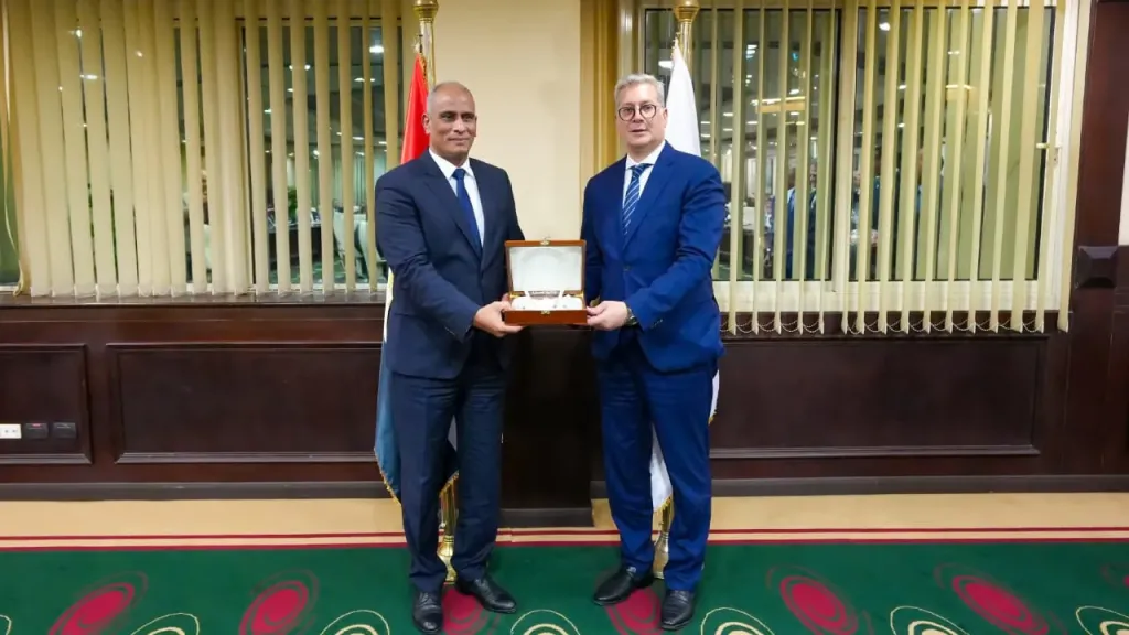 وزير البترول والثروة المعدنية يُكرم المهندس إبراهيم مكي بمناسبة انتهاء فترة عمله رئيسًا للقابضة للبتروكيماويات