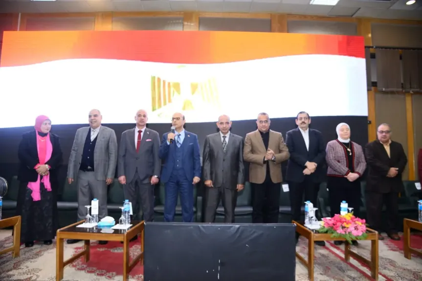 كلية الطب بجامعة أسيوط تنظم يوما علميا حول كيفية اختيار التخصص لأطباء