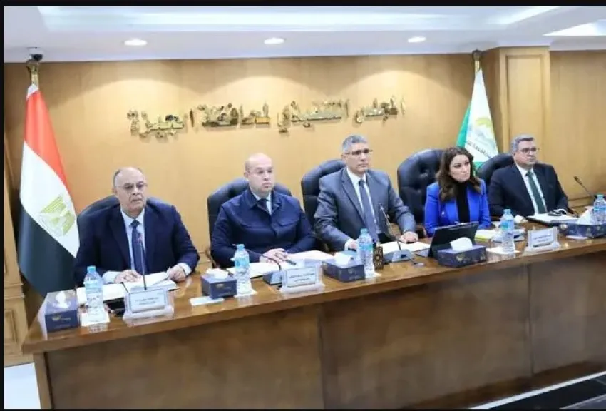 محافظ الجيزة: رفع كفاءة محيط الكنائس والطرق المؤدية وتكثيف الخدمات خلال احتفالات عيد الميلاد المجيد