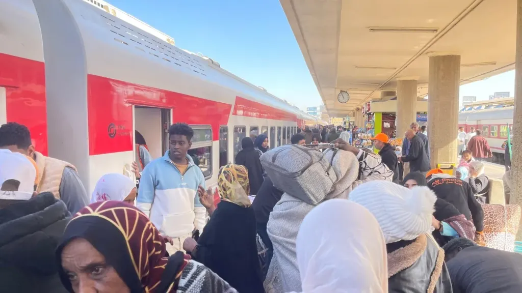 سكك حديد مصر تسير الرحلة 44 ضمن مشروع العودة الطوعية للأشقاء السودانيين