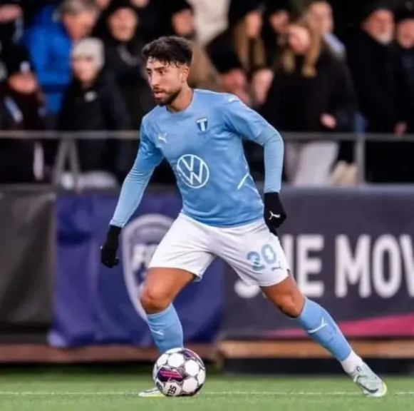 الفلسطيني مصطفى زيدان يدخل حسابات الأهلي لتدعيم وسط الملعب