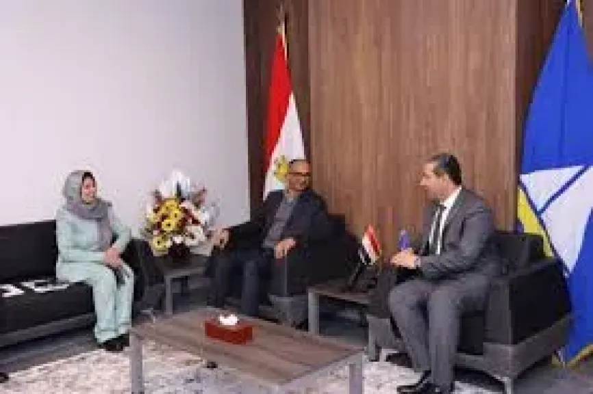 محافظ دمياط ونائب وزير الإسكان يناقشان مشروعات حياة كريمة وخطط الاستثمار بقطاع المرافق