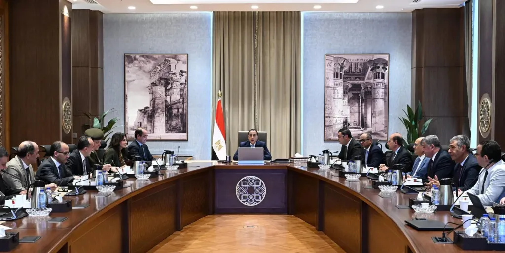 رئيس الوزراء يتابع موقف استكمال مشروعات المرحلة الأولى من المبادرة الرئاسية ”حياة كريمة”