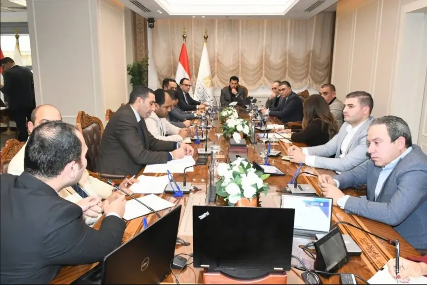 وزير الشباب والرياضة يبحث استضافة مصر لدورة الألعاب الأفريقية 2027