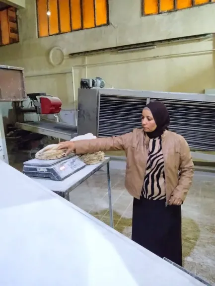 ضبط 2 طن منظفات وعطور و 1000 كيلو جبنة و 1000 لتر سولار بالبحيرة