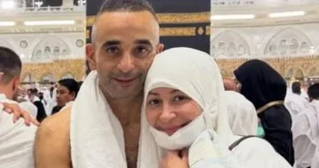 منة شلبى وزوجها أحمد الجناينى يؤديان مناسك العمرة