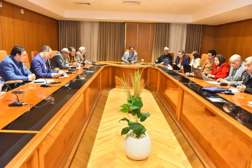 محافظ أسيوط يكلف السكرتير العام بمتابعة مستجدات مشروعات ”حياة كريمة