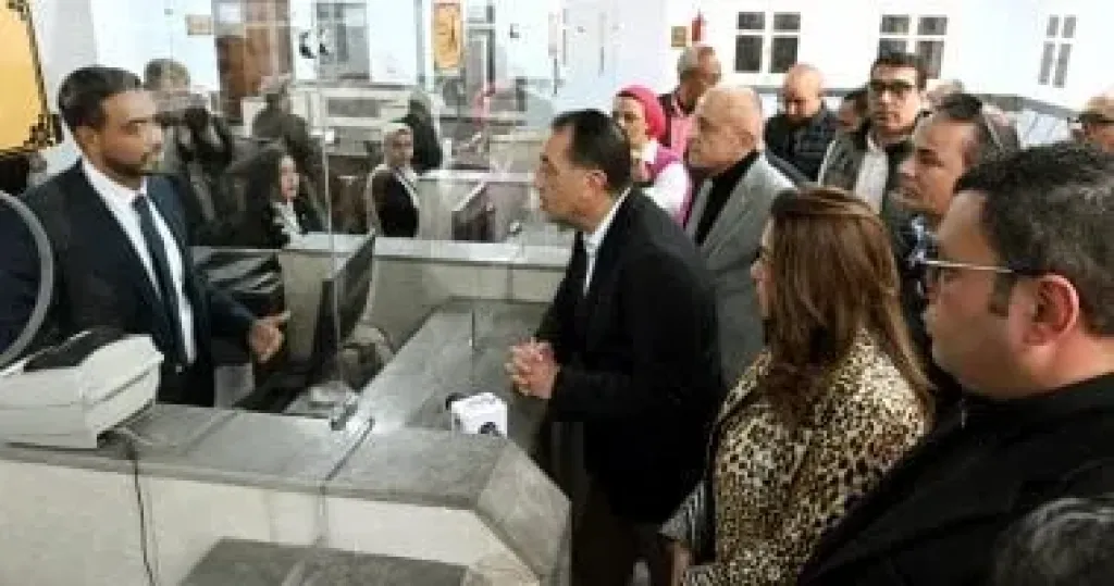 رئيس الوزراء يتفقد المركز التكنولوجى بقرية الرياينة بمركز أرمنت بالأقصر