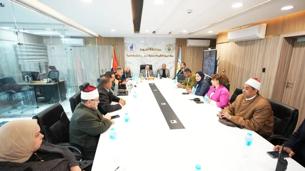 محافظ أسيوط يؤكد فتح لجان اليوم الثاني لجولة الإعادة بانتخابات النواب