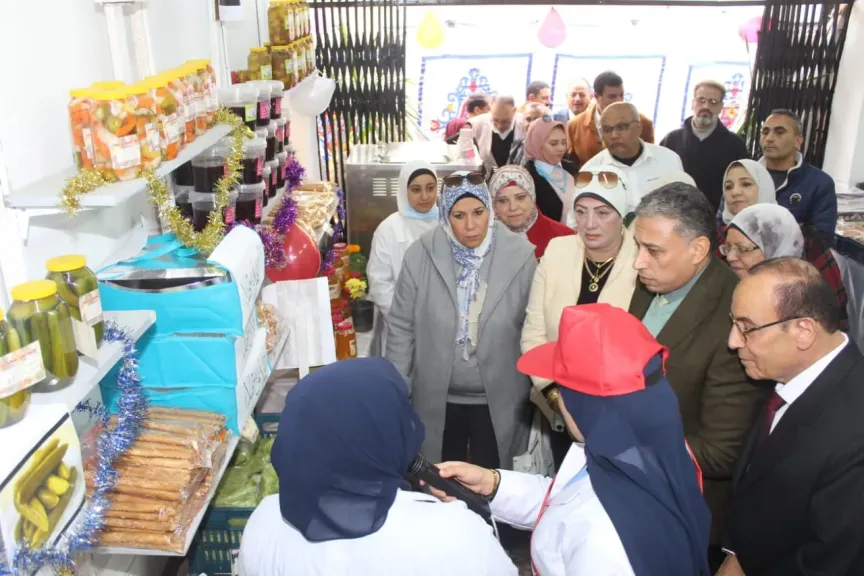 منفذ لبيع منتجات المدارس الثانوية الزراعية بالجيزة