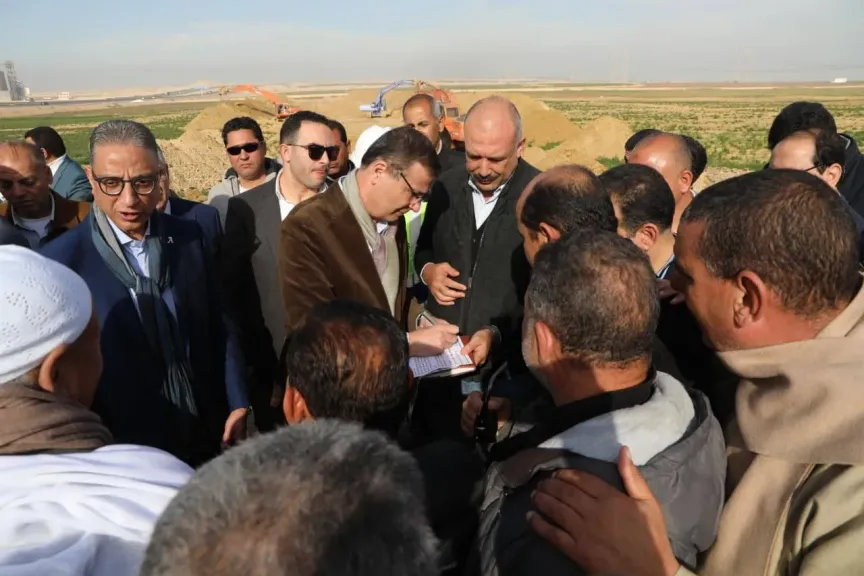 لإنهاء أزمة ”قوتة”.. وزير الزراعة ومحافظ الفيوم يتفقدان أعمال الصرف والري بزمام الـ 16 ألف فدان